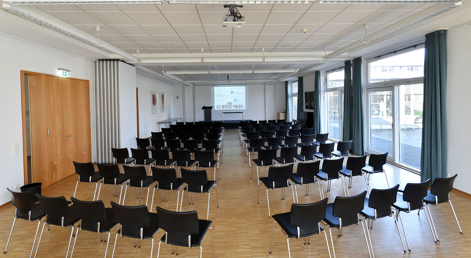 Wasserburg Rindern saal01.png